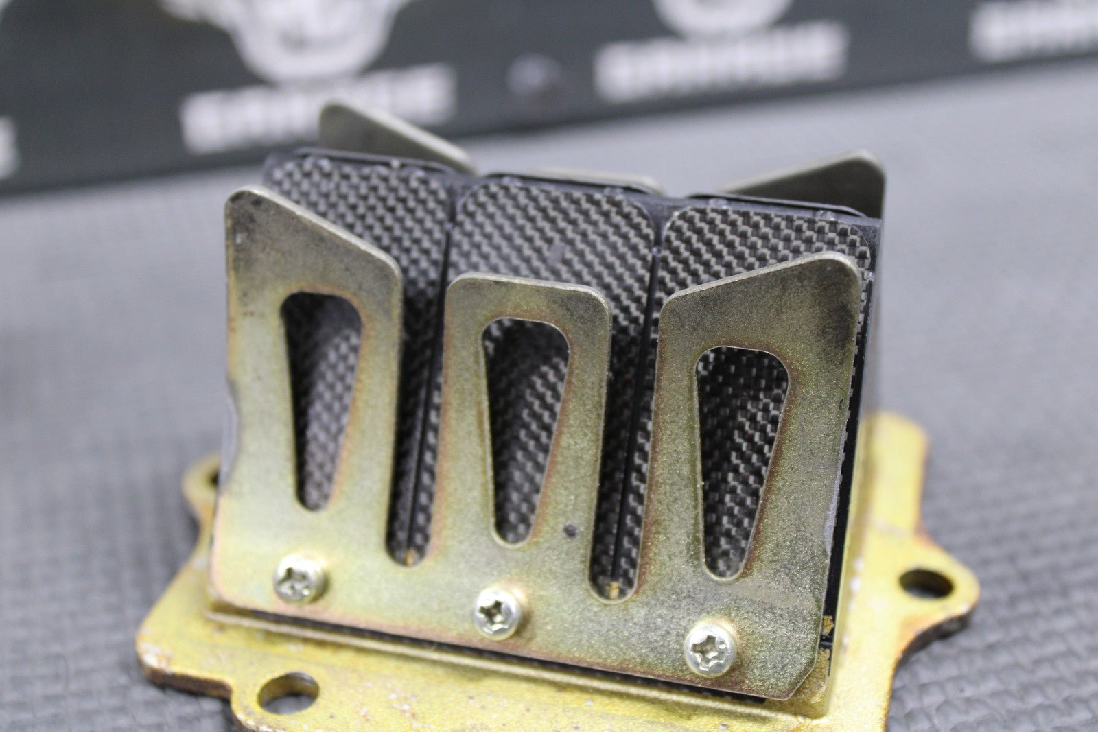 1992 90 - 92 KAWASAKI KX125 OEM INTAKE REED VALVE BLOCK CARBON REEDS 12021 - 1085 - hggarage