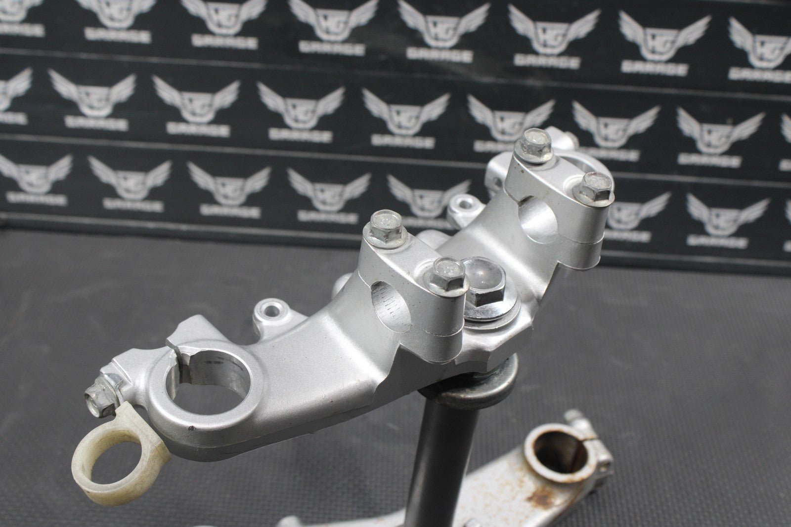 1987 YAMAHA TW200 OEM FRONT FORKS LOWER UPPER TRIPLE TREE STEM CLAMP ASSEMBLY - hggarage