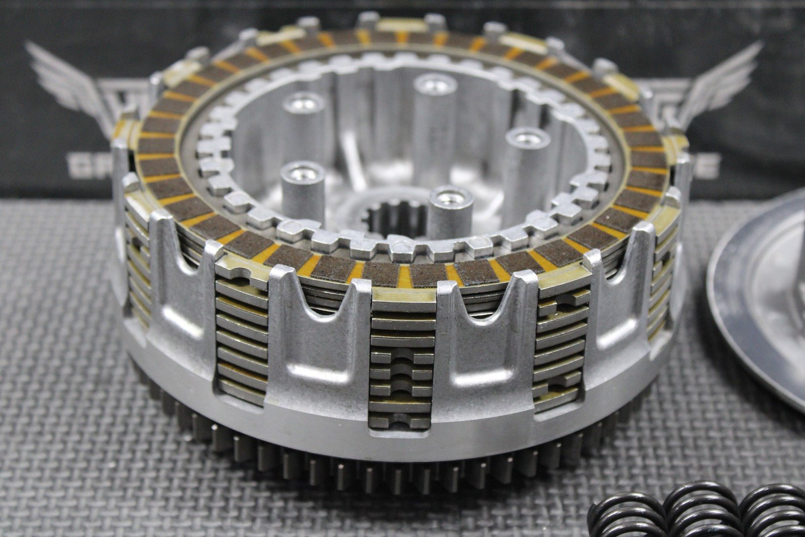 2007 KAWASAKI KX250F OEM COMPLETE CLUTCH W PLATES BASKET HUB 13095 - 0049 NICE! - hggarage