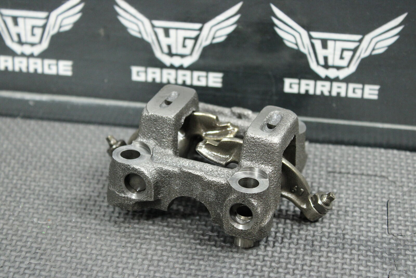 2001 HONDA XR100R OEM ENGINE CAM SHAFT CAMSHAFT HOLDER TOWER VALVE ROCKERS