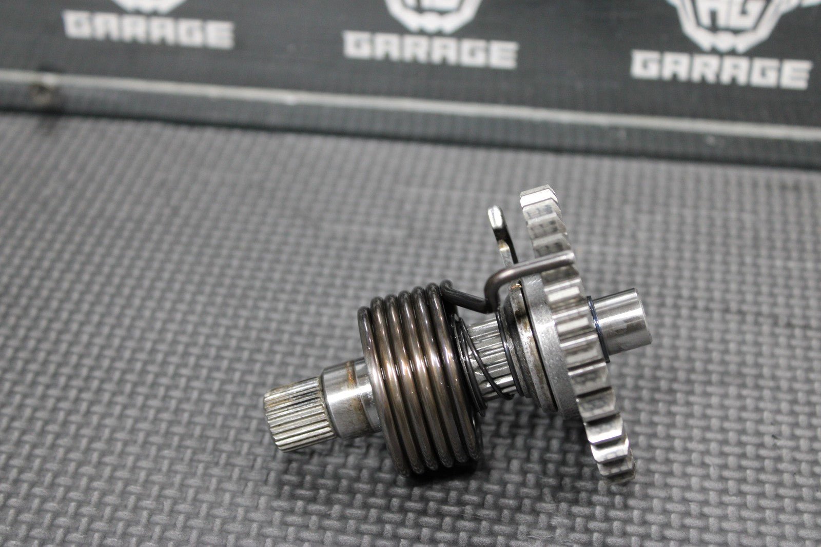 2004 KAWASAKI KX65 00 - 22 OEM KICKSTART KICK START SHAFT W IDLER GEAR ASSEMBLY - hggarage