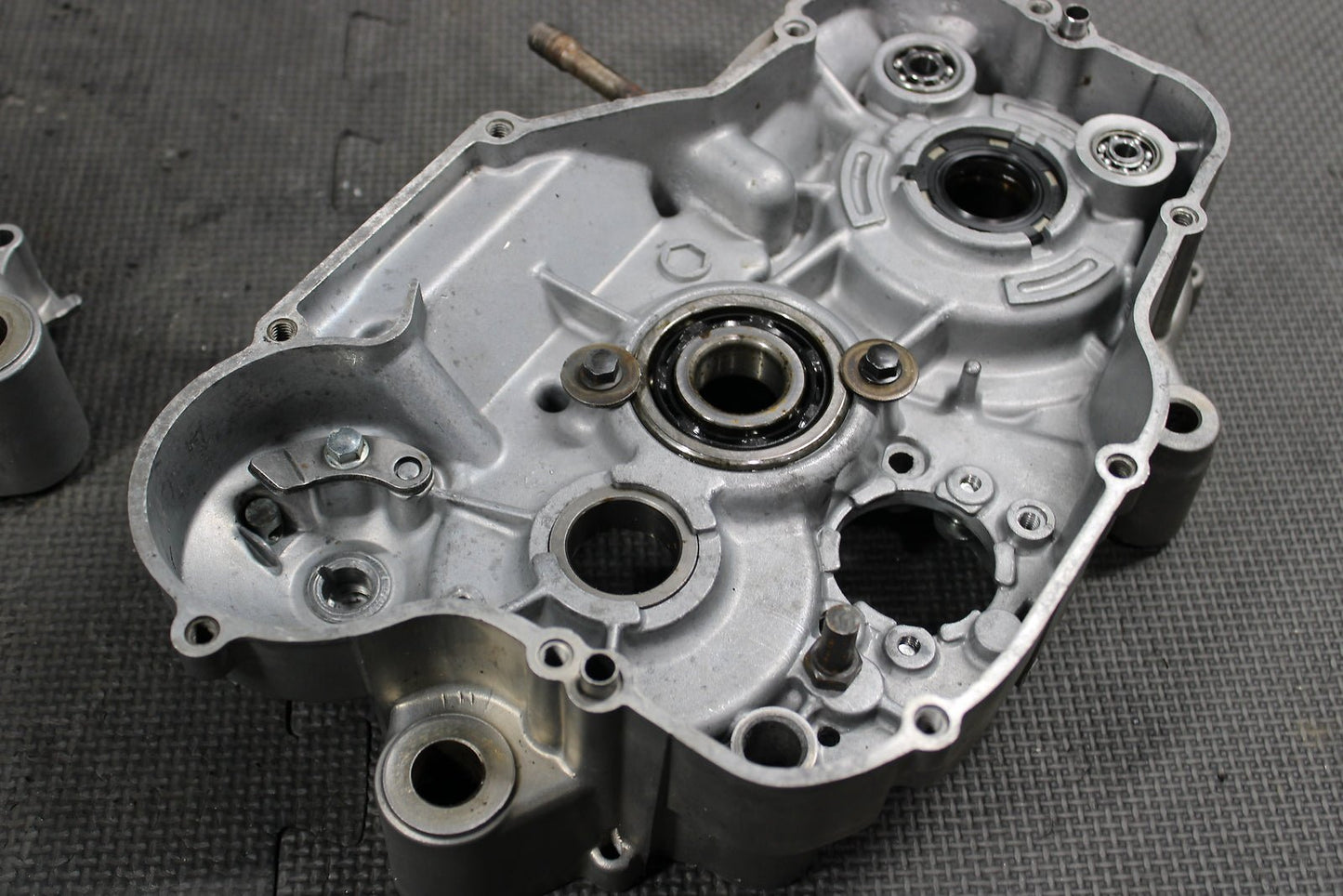 1991 Kawasaki KDX250 OEM L/R Engine Motor Crankcase Crank Cases Block Damaged - hggarage