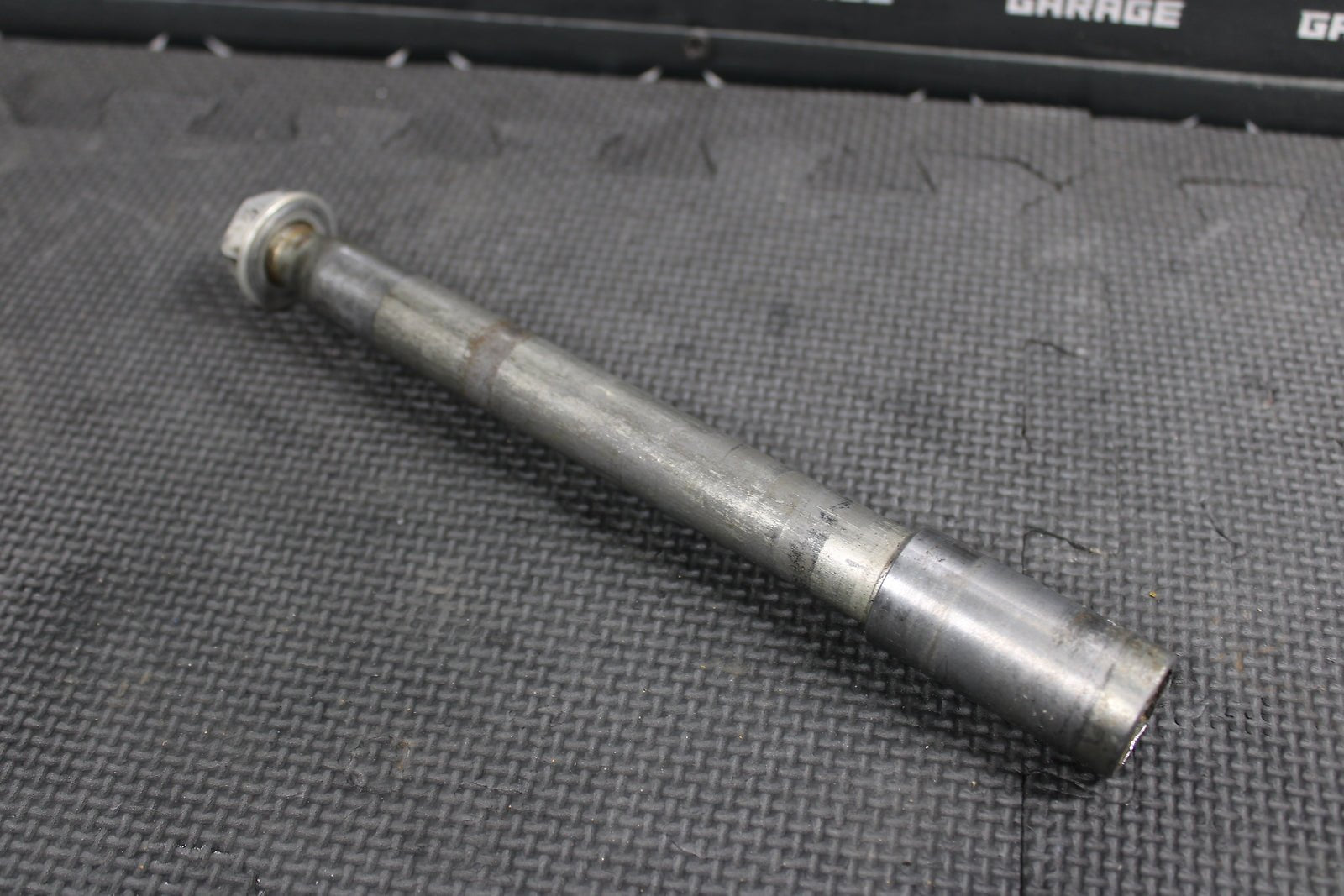 2007 HONDA CR125R OEM FRONT WHEEL RIM AXLE PIVOT BOLT 44301 - MEN - 000 - hggarage