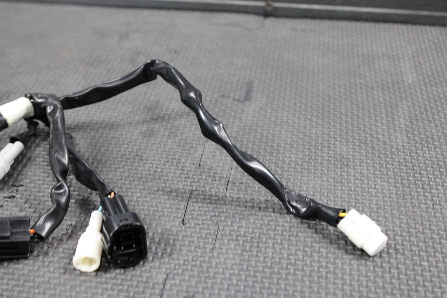 2005 YAMAHA 04 - 05 YZ450F OEM MAIN ENGINE WIRING HARNESS LOOM 5XD - 82509 - 00 - 00 - hggarage