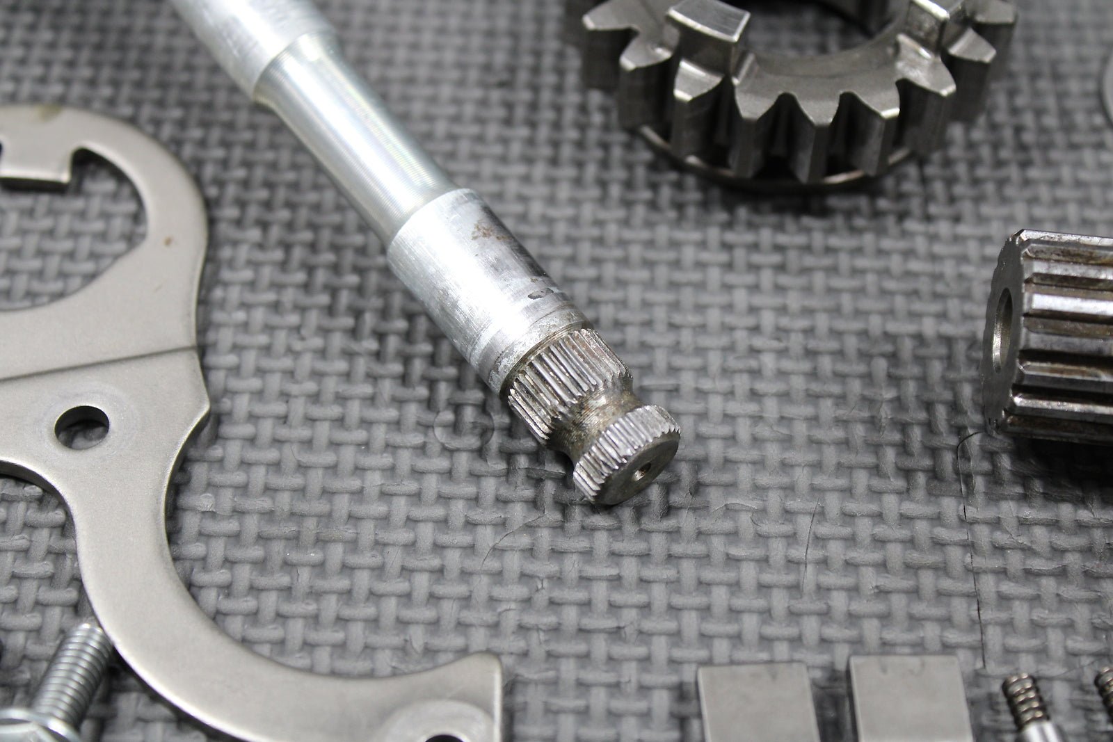 1995 HONDA 93 - 97 CR250R OEM TRANSMISSION TRANNY COUNTERSHAFT GEARS SHIFT PARTS - hggarage