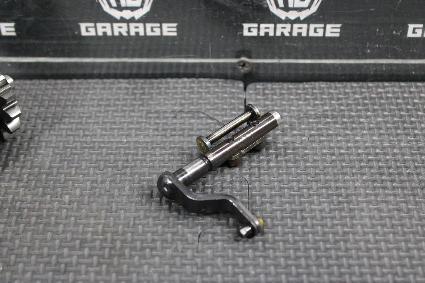 1997 95 - 99 KAWASAKI KX250 OEM ENGINE POWERVALVE EXHUAST VALVE LINKAGE GOVERNOR - hggarage