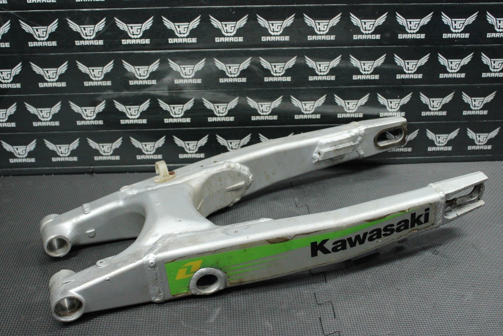 2004 KAWASAKI KX125 OEM SWINGARM SWING ARM & LINKAGE SET - hggarage