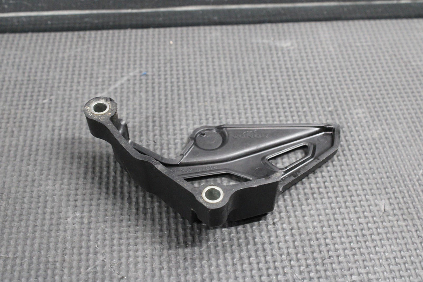 2018 HONDA CRF250R OEM MOTOR ENGINE FRONT SPROCKET COVER BOLT - hggarage
