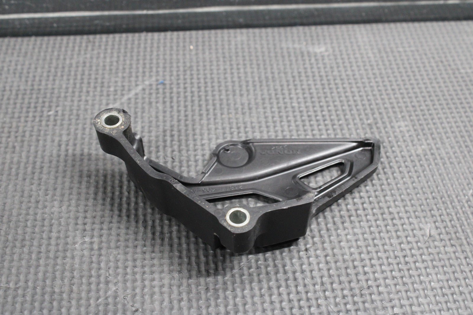 2018 HONDA CRF250R OEM MOTOR ENGINE FRONT SPROCKET COVER BOLT - hggarage