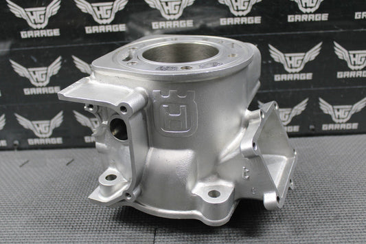 1999 99 - 00 HUSQVARNA CR250 WR250 OEM CYLINDER BORE JUG TOP END 66.40MM 800086805 - hggarage
