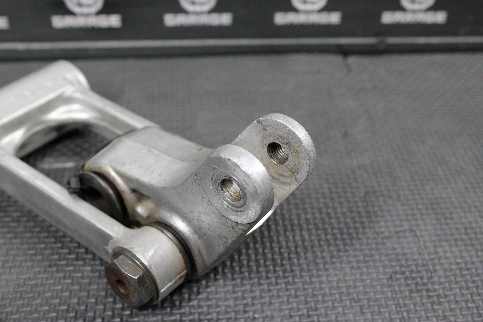 2001 YAMAHA YZ250 99 - 01 OEM REAR SHOCK LINKAGE LINKS RELAY ARM 5DH - 2217F - 01 - 00 - hggarage