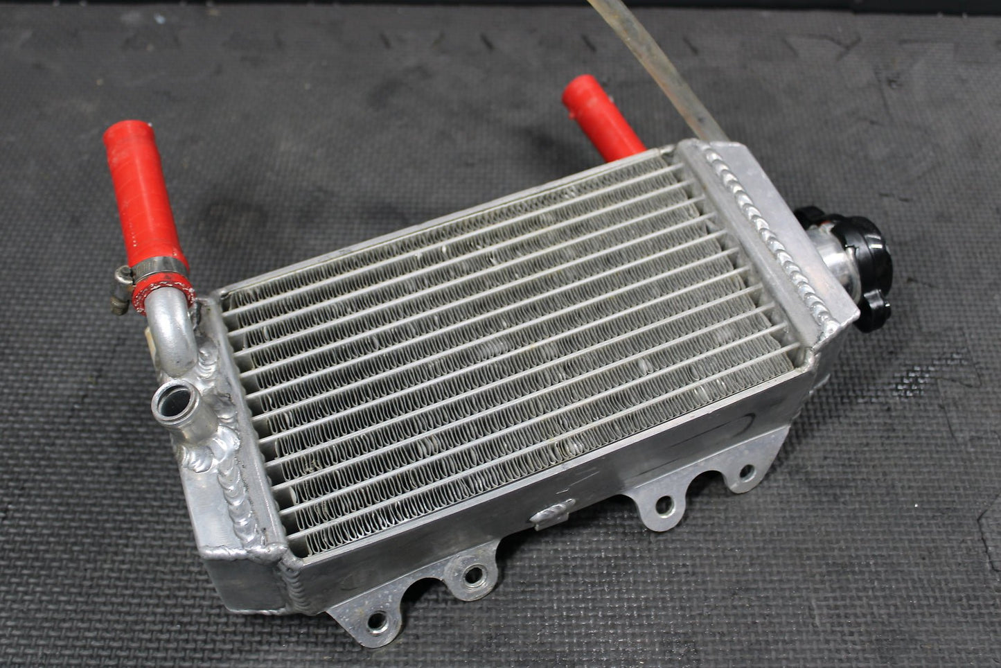 2008 HONDA CRF150RB CRF150R AFTERMARKET OVERSIZED RIGHT FILL RADIATOR COOLER CAP - hggarage