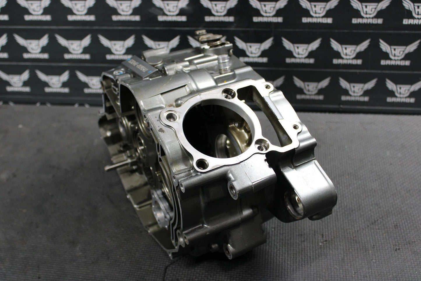 2001 YAMAHA TTR225 OEM LEFT RIGHT ENGINE MOTOR CRANKCASE CRANK CASES BLOCK - hggarage