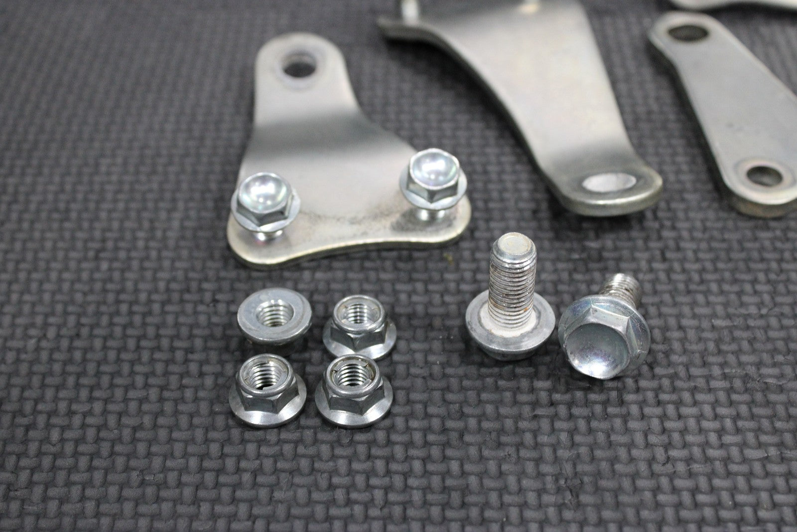 47700040
