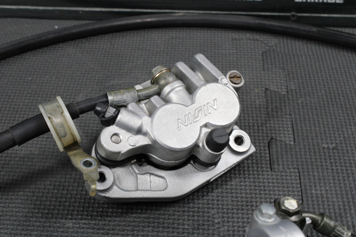 2000 SUZUKI 00 - 04 DRZ400 OEM FRONT BRAKE CALIPER MASTER CYLINDER W HOSE LEVER - hggarage