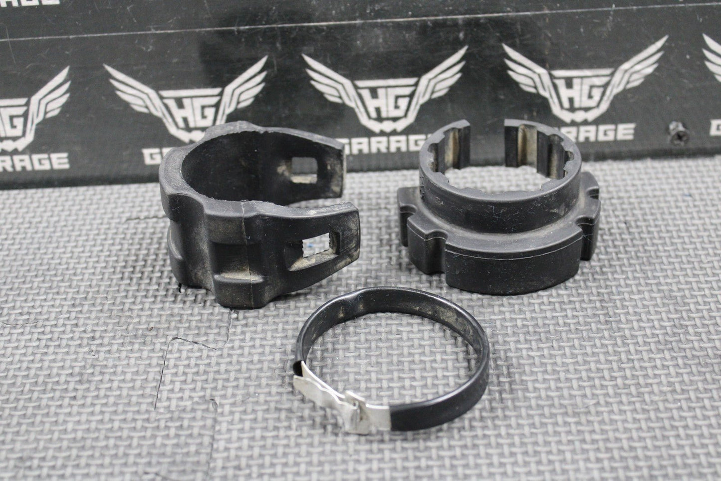 1991 87 - 95 HONDA XR250R OEM FUEL TANK FRAME DAMPER RUBBER MOUNTS 17612 - KT0 - 670 - hggarage