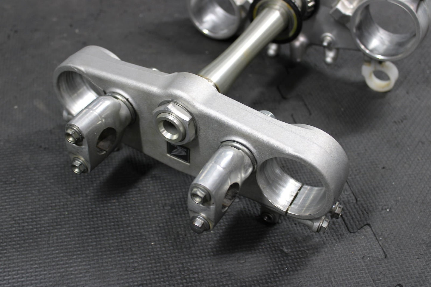2013 HONDA CRF450R OEM FRONT FORKS LOWER UPPER TRIPLE TREE STEM CLAMP NICE! - hggarage