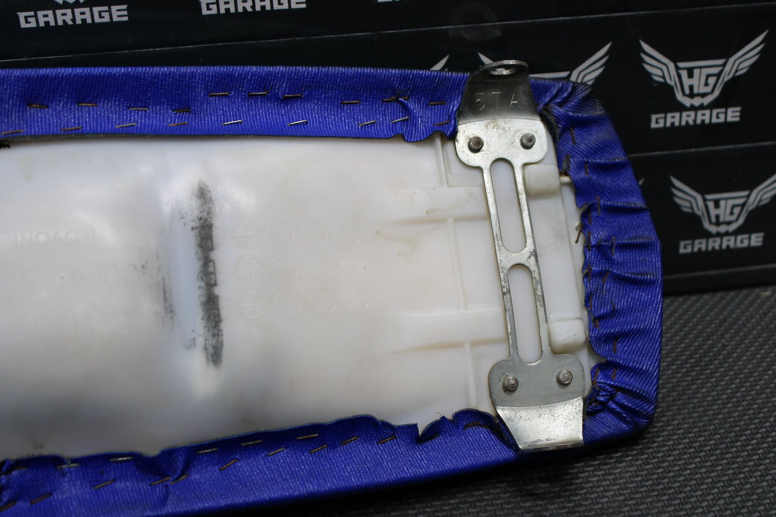 2004 Yamaha YZ450F OEM Seat Saddle Foam Pan Guts Cover 5XD - 24710 - 00 - 00 - hggarage
