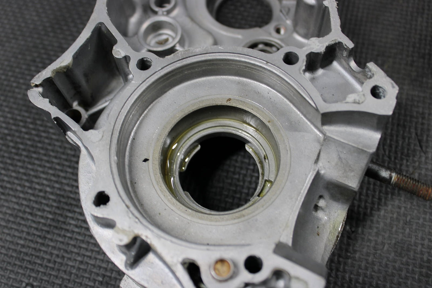 2001 KAWASAKI 01 - 05 KX100 KX85 OEM LEFT RIGHT ENGINE MOTOR CRANKCASE CRANK CASES - hggarage
