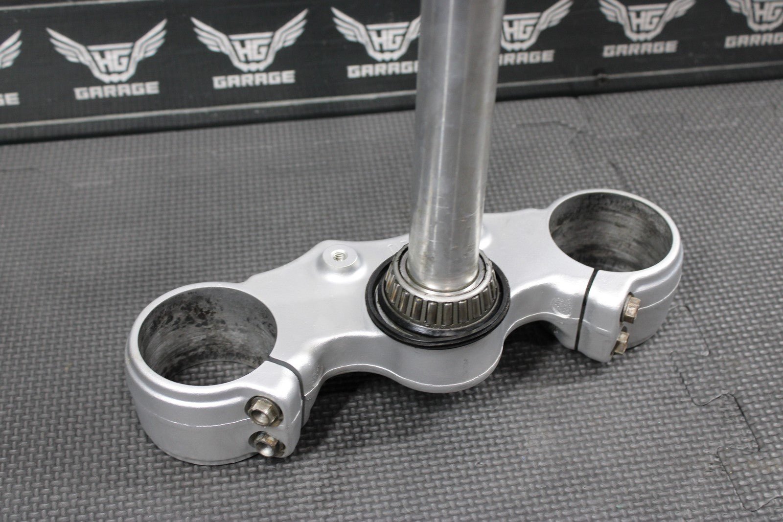 2000 KTM 250 EXC OEM FRONT FORKS LOWER UPPER TRIPLE TREE STEM CLAMP 59001034020 - hggarage