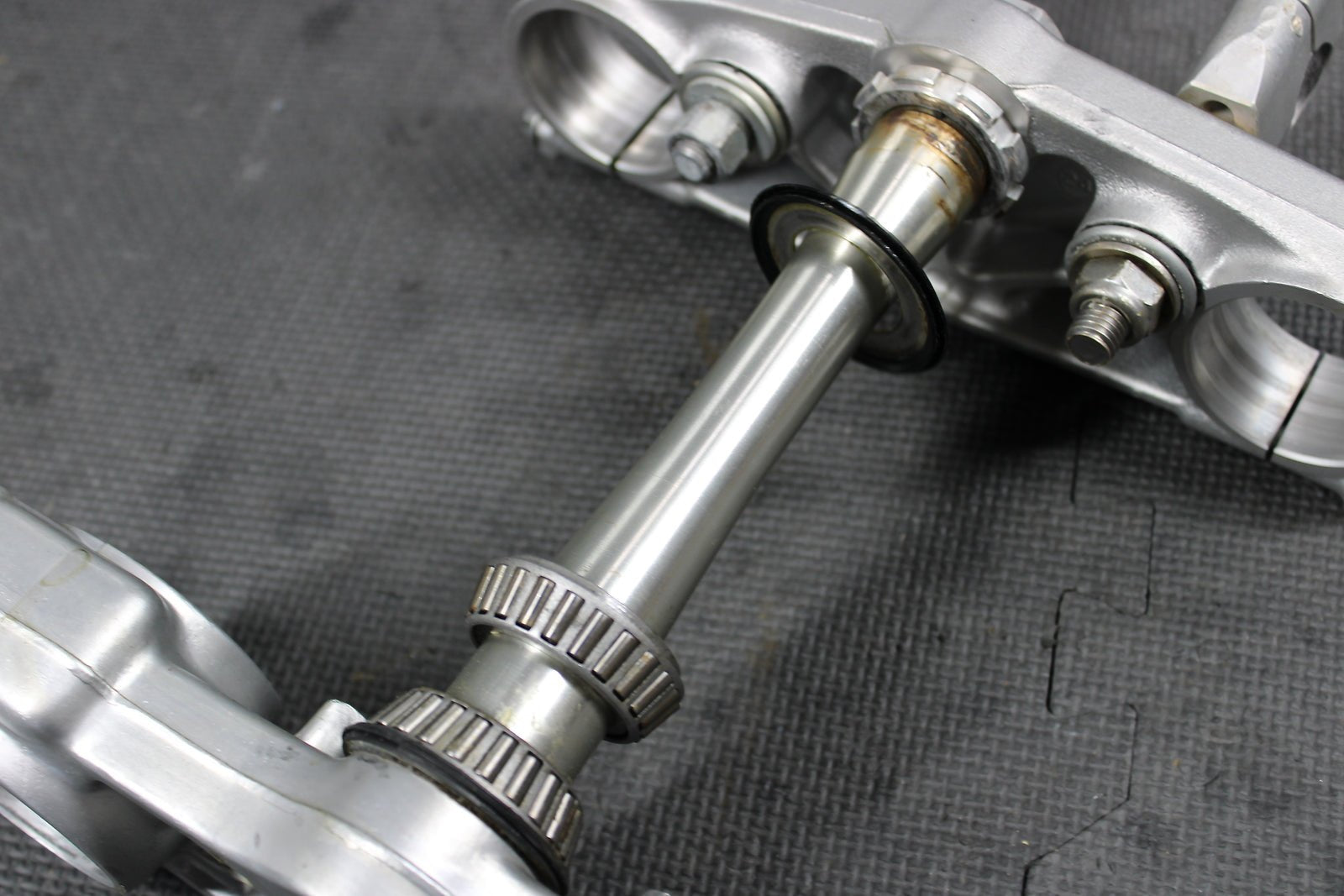 2002 HONDA CRF450R OEM FRONT FORKS LOWER UPPER TRIPLE TREE STEM - hggarage