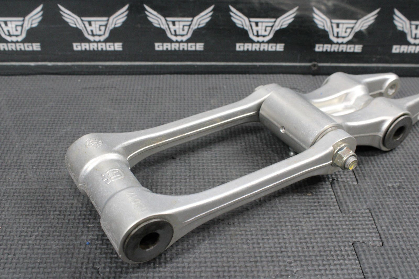 2013 HUSQVARNA TE511 OEM REAR SHOCK LINKAGE LINKS RELAY 8000H2365 8000H3615 - hggarage
