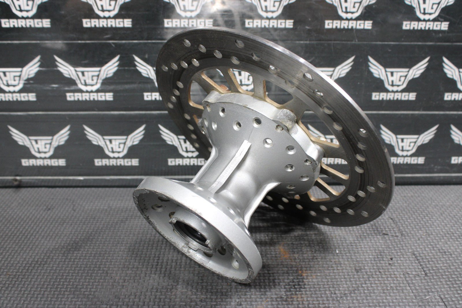 2002 YAMAHA 99 - 04 TTR225 05 - 22 TTR230 OEM FRONT WHEEL RIM HUB 4AN - F5111 - 10 - 35 - hggarage