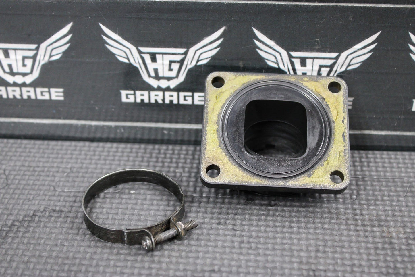 1997 YAMAHA 90 - 00 RT100 OEM INTAKE REED BLOCK ASSEMBLY 53V - 13610 - 00 - 00 - hggarage