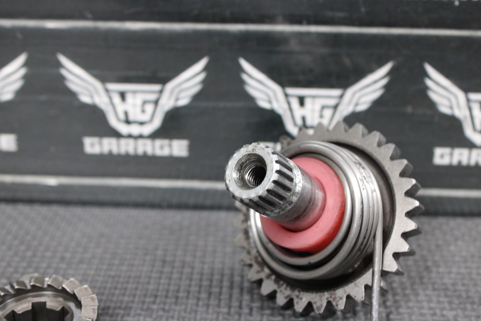 1996 SUZUKI RM250 OEM KICKSTART KICK START SHAFT W IDLER GEAR MECHANISM GOOD - hggarage