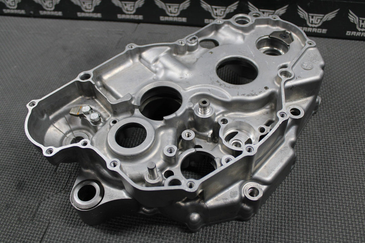 2009 YAMAHA 06 - 09 YZ450F OEM RIGHT SIDE ENGINE MOTOR CRANKCASE CRANK CASE GOOD! - hggarage