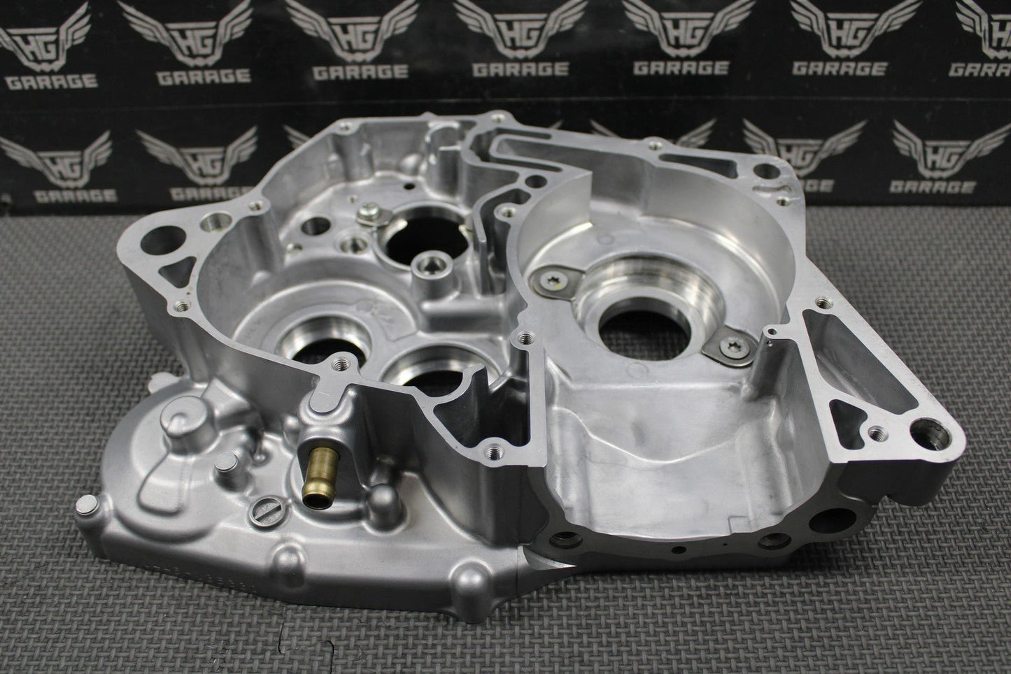 2020 SUZUKI RMZ250 OEM LEFT RIGHT ENGINE CRANKCASE CRANK CASES 11301 - 49850 MINT! - hggarage