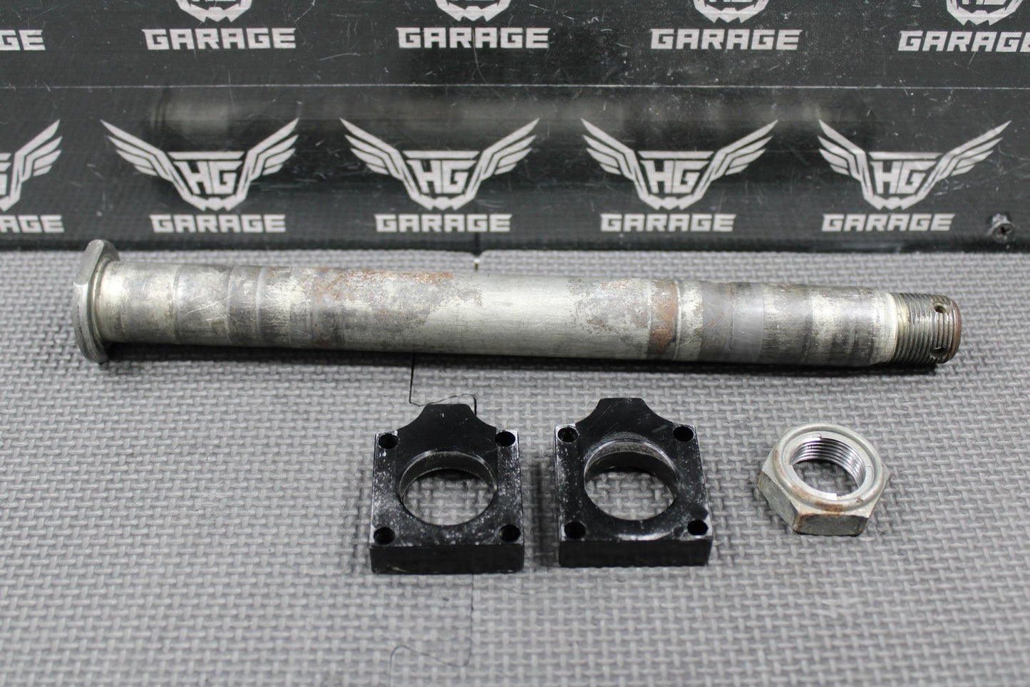 2007 KAWASAKI KX250F OEM REAR AXLE BACK WHEEL RIM PIVOT BOLT AXEL 41068 - 1466 - hggarage