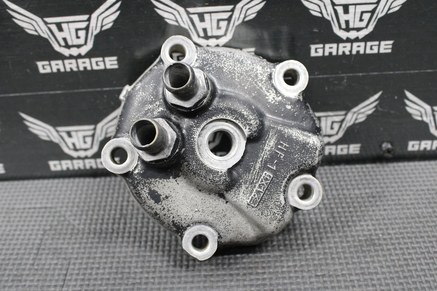 1985 HONDA CR125R OEM ENGINE MOTOR CYLINDER HEAD COVER CAP DOME 12200 - KA3 - 760 - hggarage