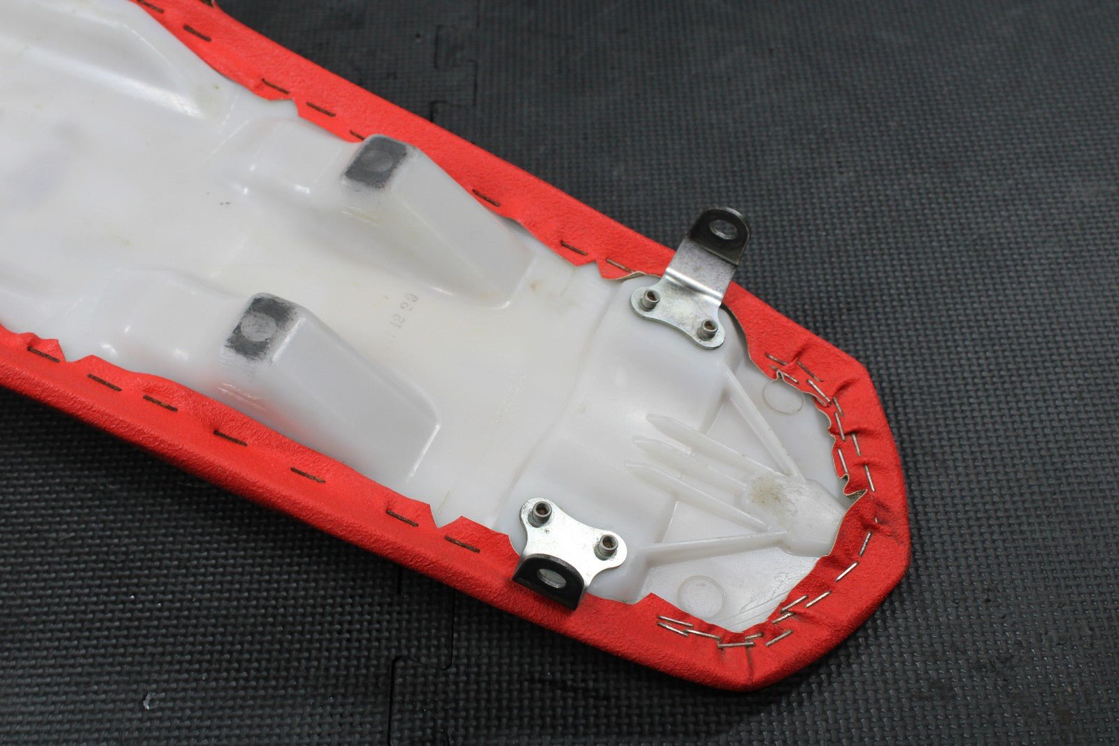 2018 HONDA 18 - 21 CRF250R OEM SEAT SADDLE CUSHION COVER 77100 - MKE - A02ZA - hggarage