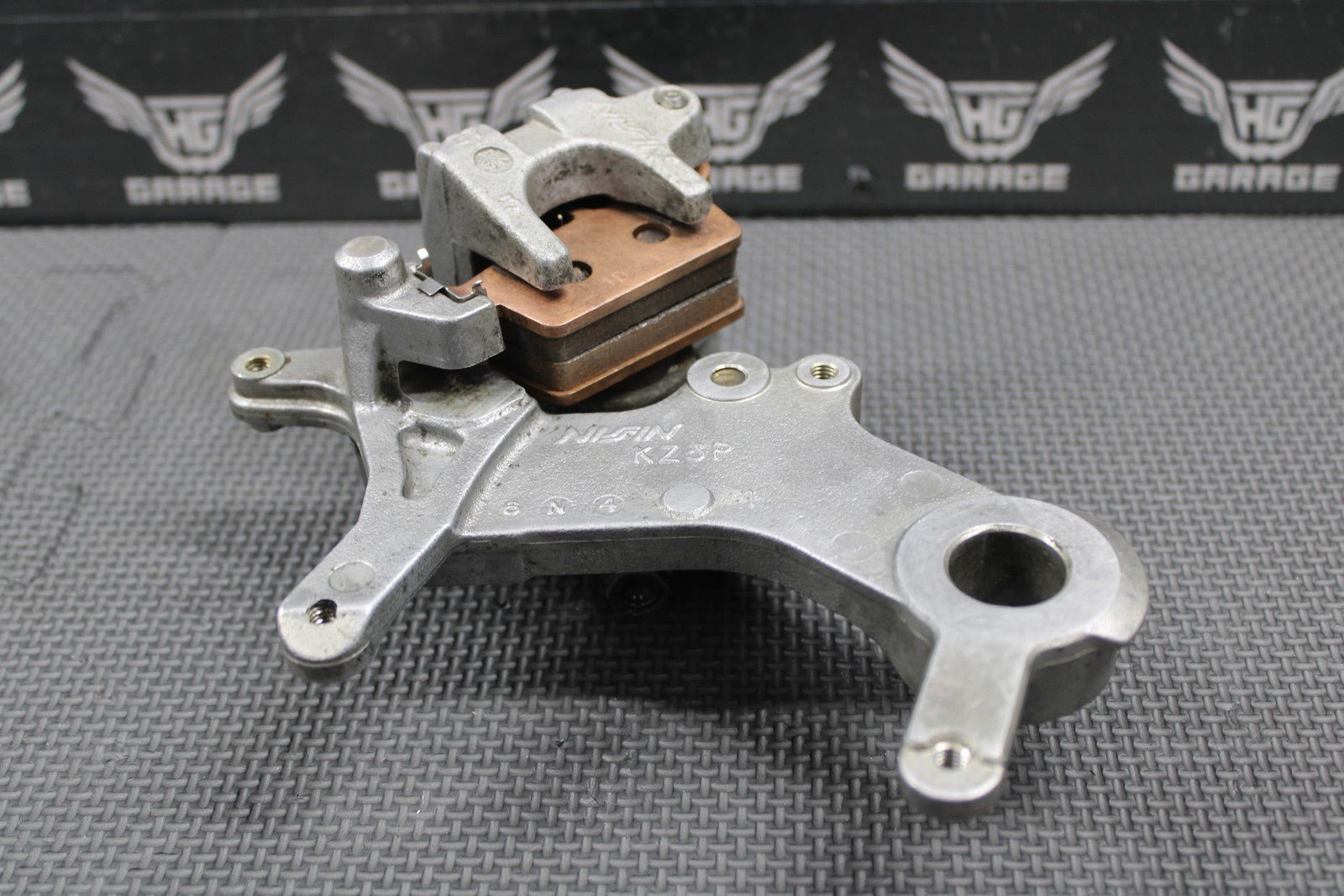 1997 HONDA 97 - 99 CR250R OEM NISSIN REAR BACK BRAKE CALIPER 43150 - KZ3 - B01 NICE! - hggarage