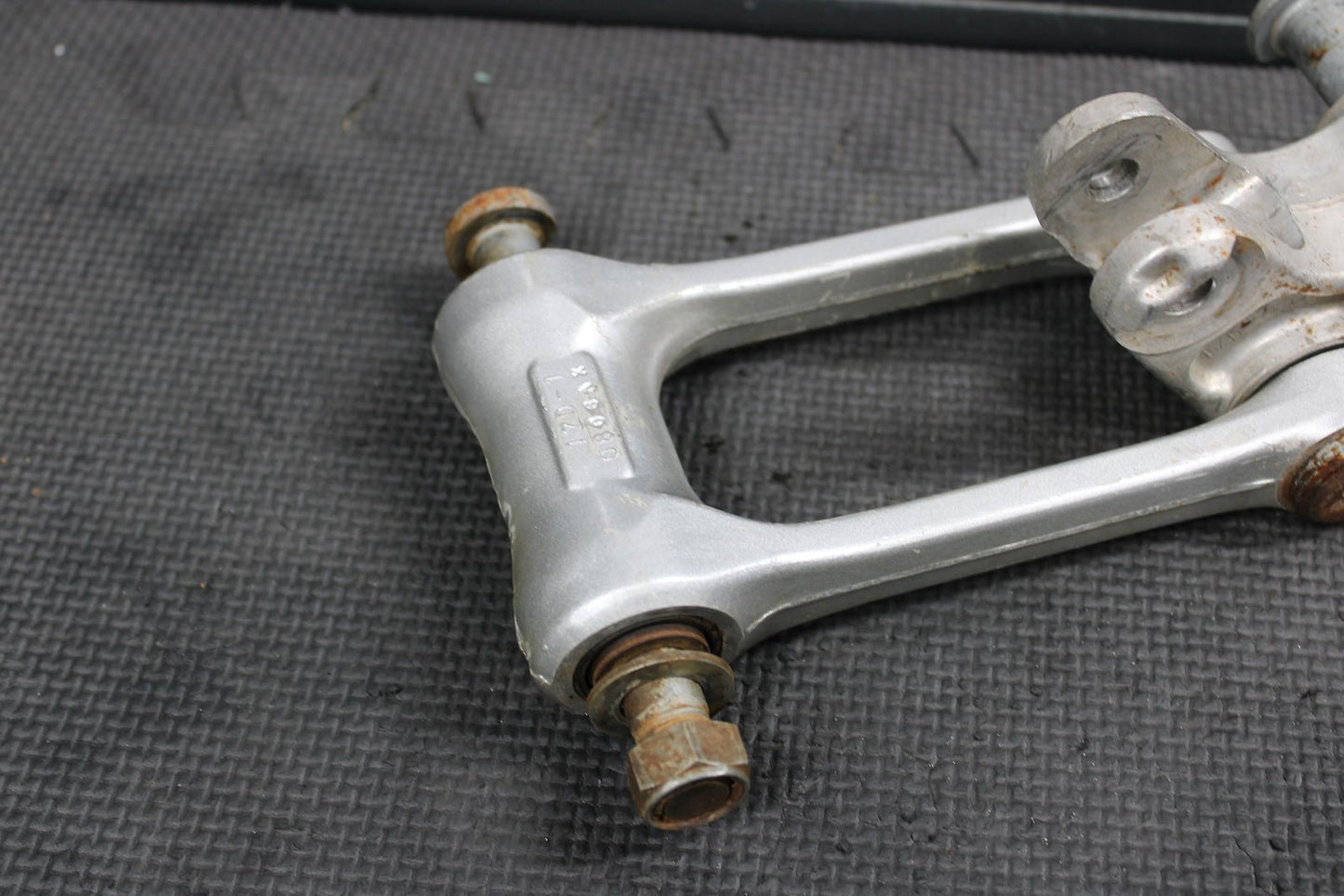 2009 YAMAHA YZ250F YZ450F OEM REAR SHOCK LINKAGE LINKS 17D - 2217A - 00 - 00 - hggarage