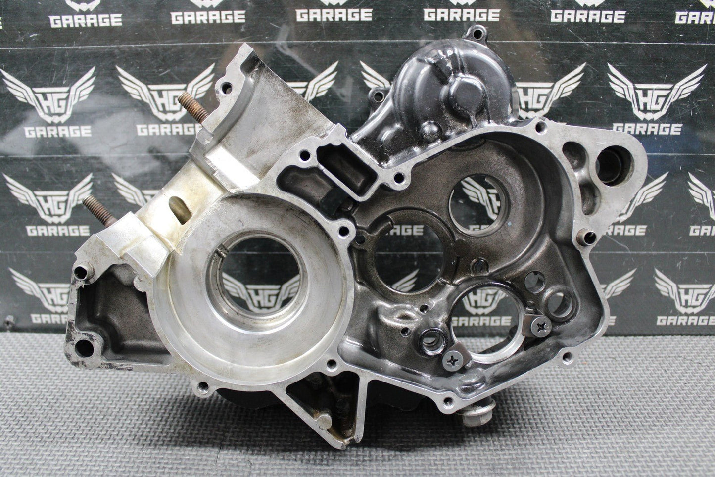 1988 HONDA CR125R OEM RIGHT ENGINE MOTOR CRANKCASE CRANK CASE 111A0 - KS6 - 830 GOOD - hggarage