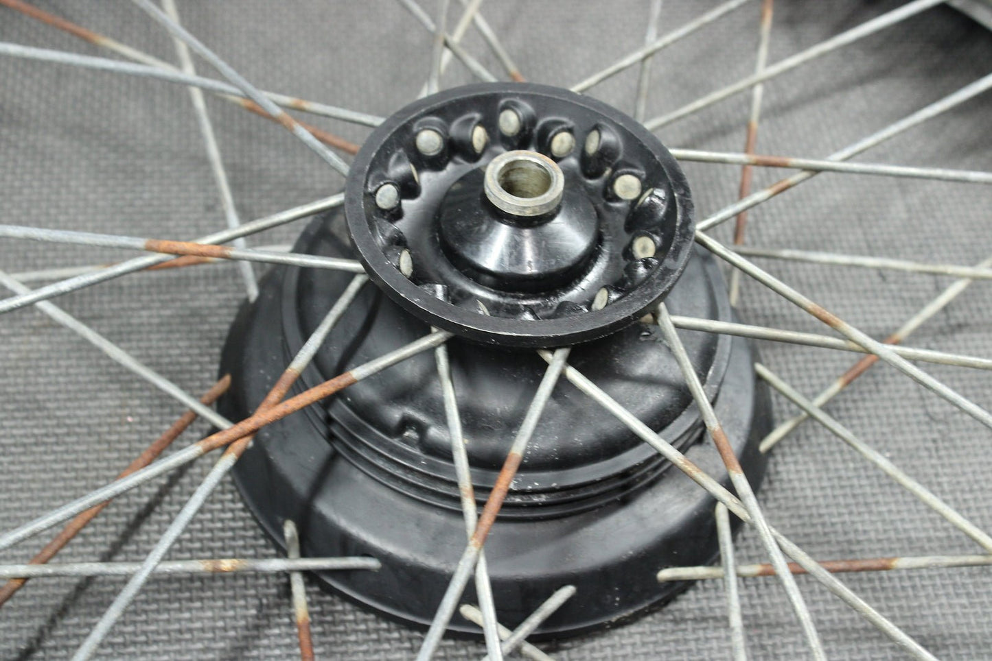2002 Honda XR200R OEM 21" D.i.d Front Wheel Rim Hub Assembly 44650 - KT0 - 306 - hggarage
