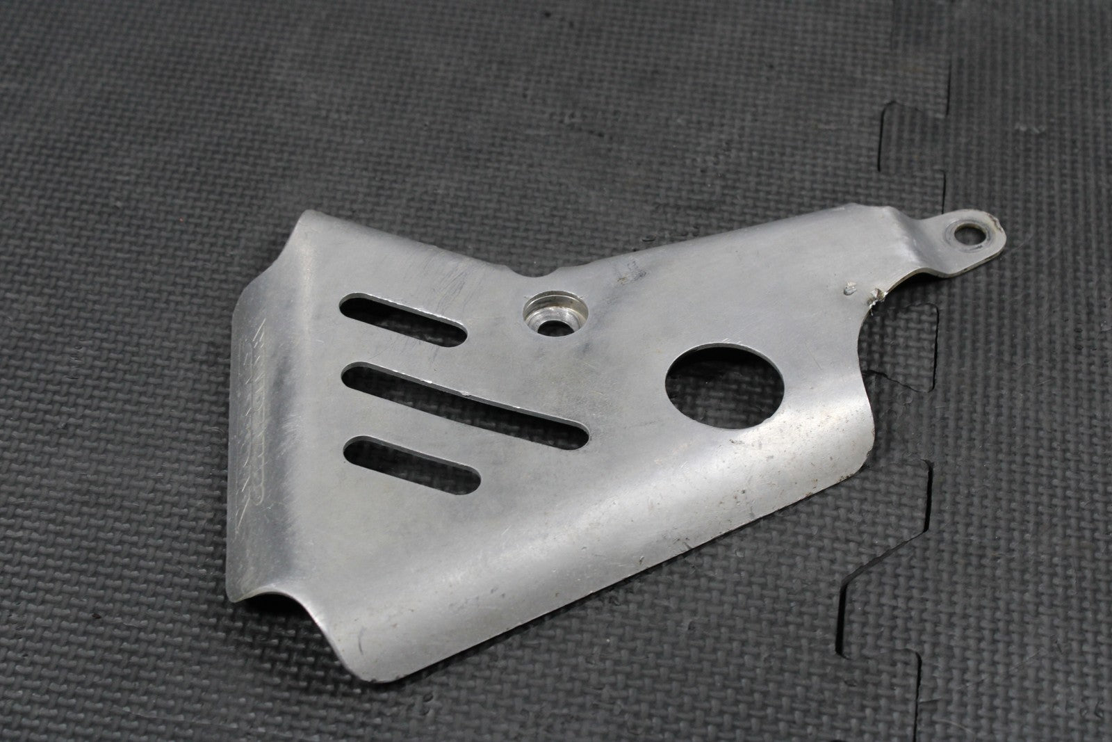 2002 YAMAHA YZ250 WORKS CONNECTION FRAME CHASSIS GUARDS SHIELDS PROTECTORS GUARD - hggarage