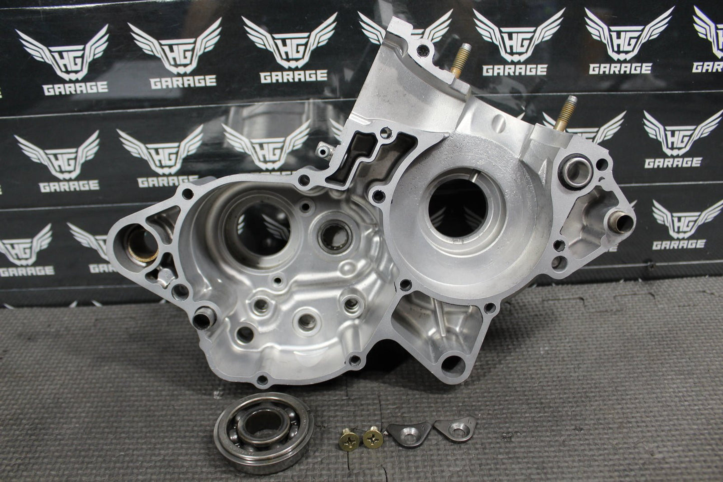 1998 Yamaha YZ125 OEM Left Engine Motor Crankcase Crank Case Block 5DH - 15111 - 00 - hggarage