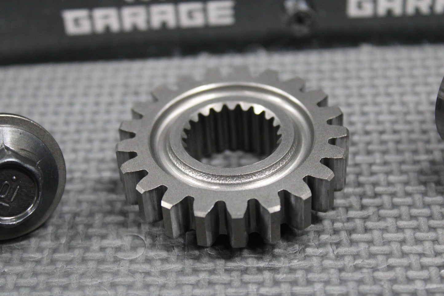 2003 HONDA CR250R OEM ENGINE PRIMARY DRIVE MAIN GEAR COLLAR BOLT 13615 - KS7 - 000 - hggarage