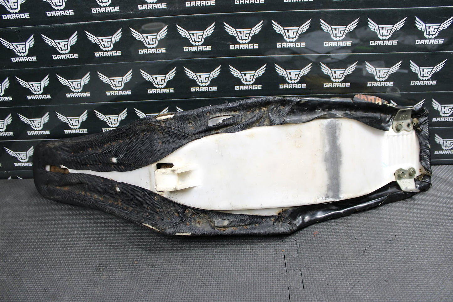 2002 Yamaha YZ426F OEM Seat Saddle Cover Pan Foam 5SF - 24710 - 00 - 00 - hggarage