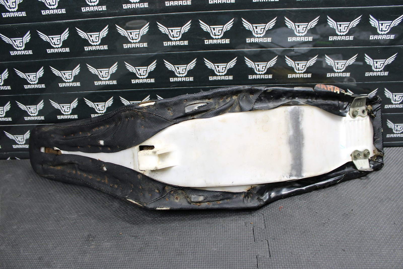2002 Yamaha YZ426F OEM Seat Saddle Cover Pan Foam 5SF - 24710 - 00 - 00 - hggarage