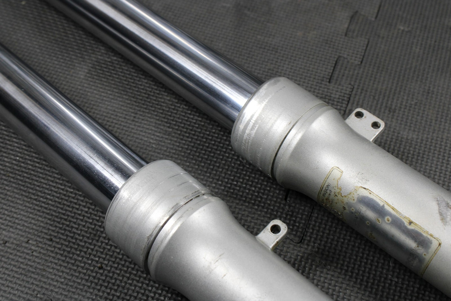 1986 KAWASAKI KDX200 OEM RIGHT LEFT FRONT SUSPENSION FORKS SHOCKS 44001 - 1601 - hggarage