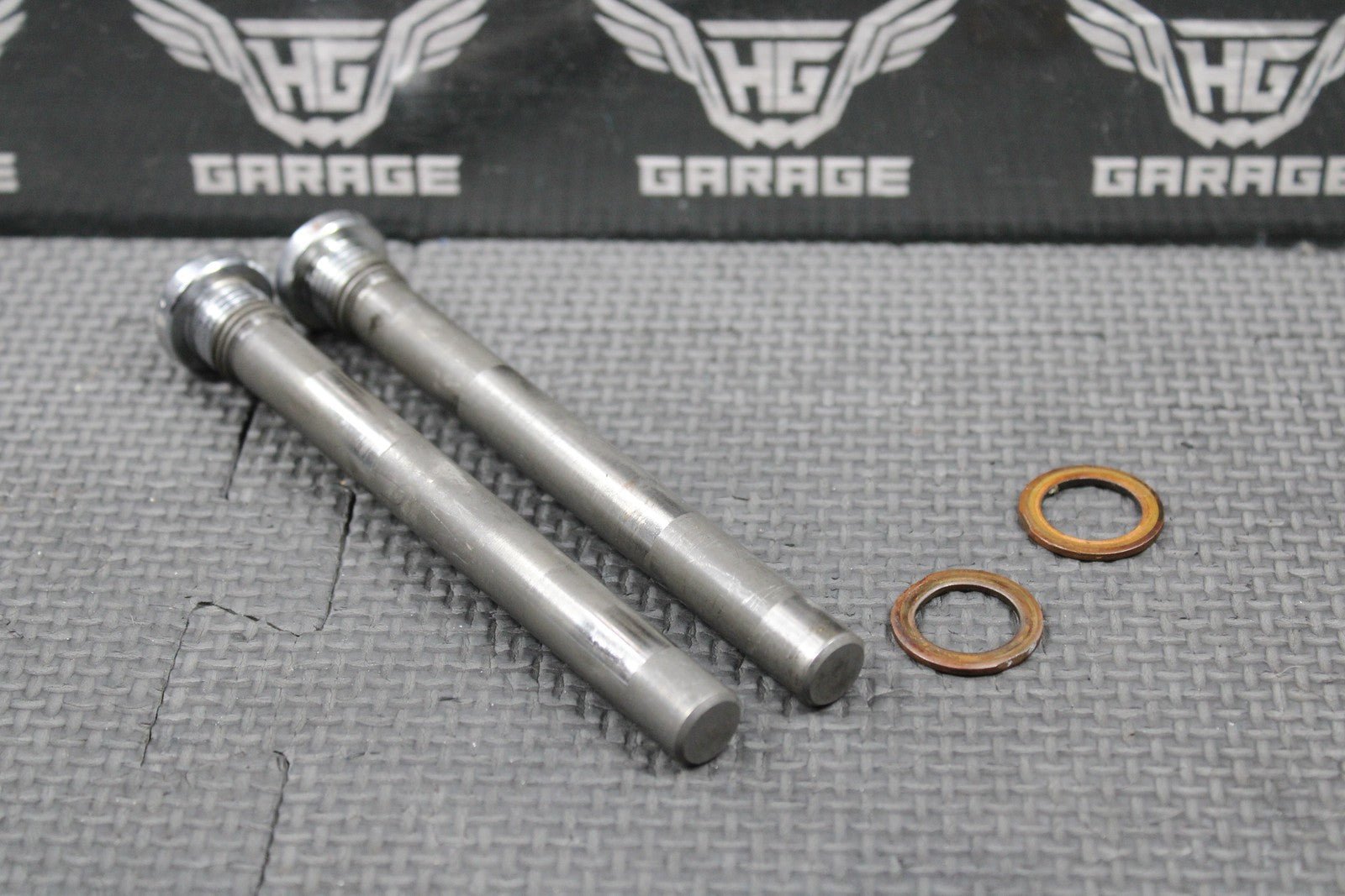 1989 HONDA 84 - 04 XR250R OEM CYLINDER HEAD ROCKER ARM SHAFT BOLTS 14451 - KK0 - 010 - hggarage