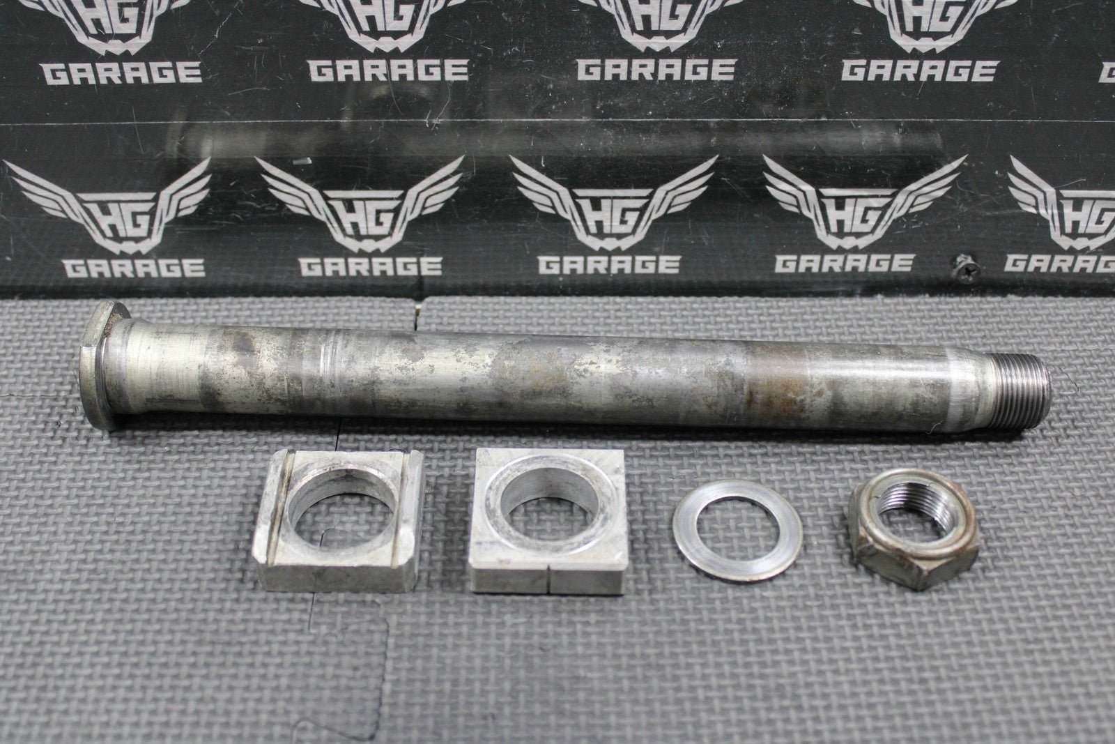2013 HONDA CRF250R OEM REAR AXLE BACK WHEEL RIM PIVOT BOLT BLOCKS 42301 - KRN - A30 - hggarage