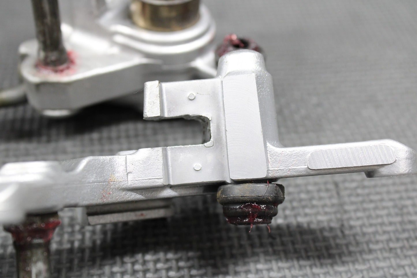2009 YAMAHA YZ450F OEM NISSIN REAR BACK BRAKE CALIPER MASTER CYLINDER LEVER LINE - hggarage