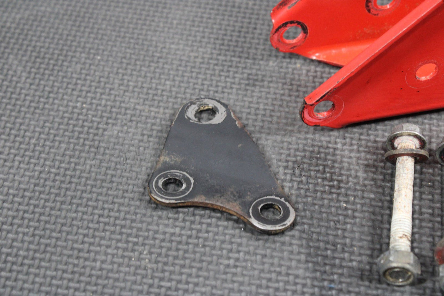 1987 YAMAHA TW200 OEM ENGINE MOTOR MOUNT STAY BRACKETS 1RL - 21316 - 00 - FH - hggarage