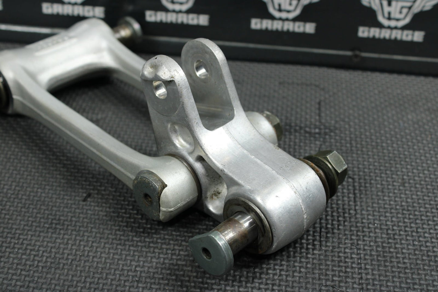 2004 Yamaha YZ450F OEM Rear Shock Linkage Links 5NY - 2217A - 00 - 00 5XE - 2217F - 00 - 00 - hggarage