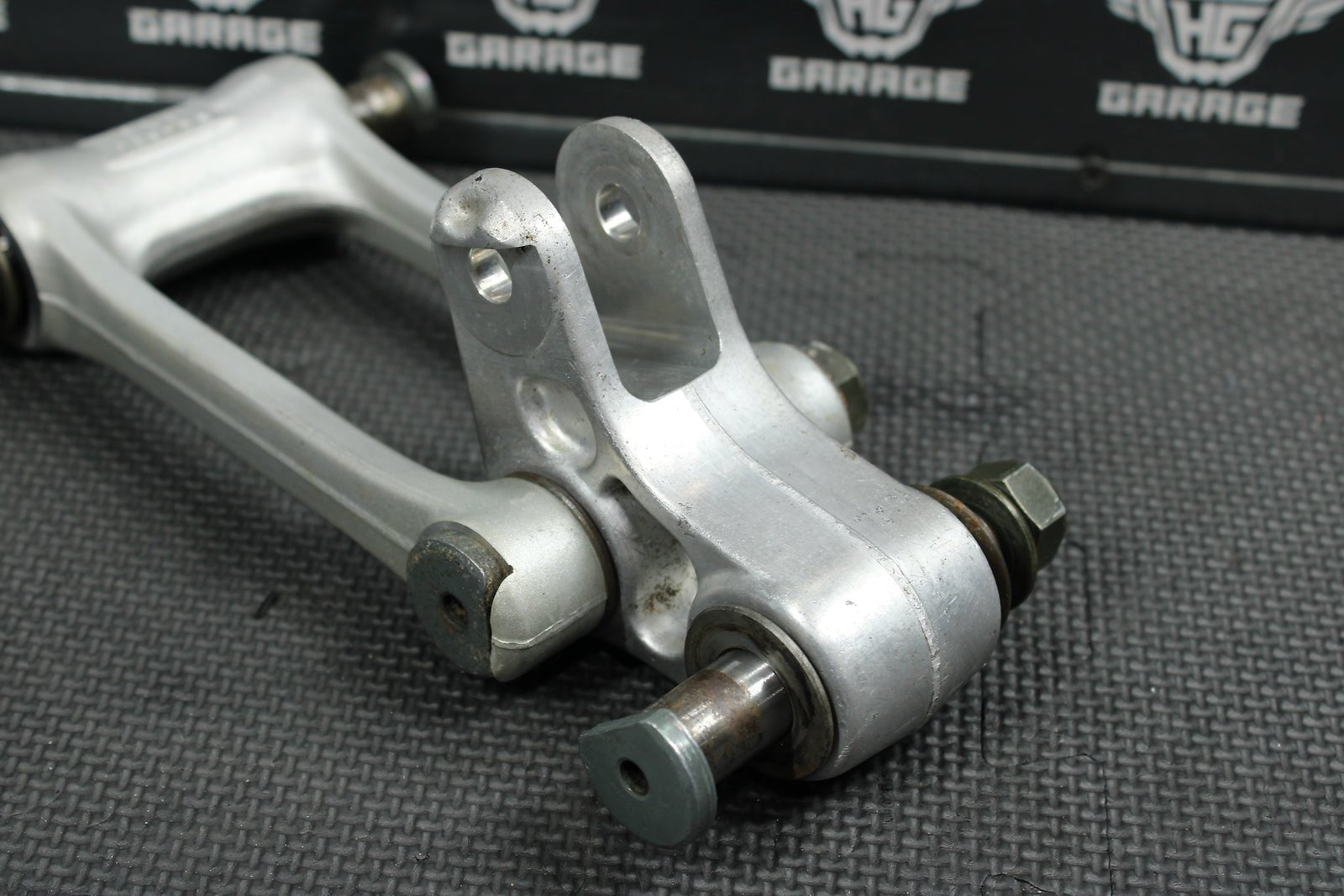 2004 Yamaha YZ450F OEM Rear Shock Linkage Links 5NY - 2217A - 00 - 00 5XE - 2217F - 00 - 00 - hggarage